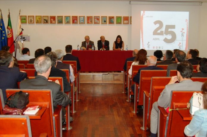 Sessão Solene da Assembleia Municipal de Torres Vedras assinala o 25 de Abril