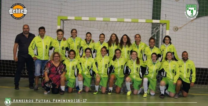 Equipa Feminina de Futsal dos Arneiros Joga para a Taça Nacional
