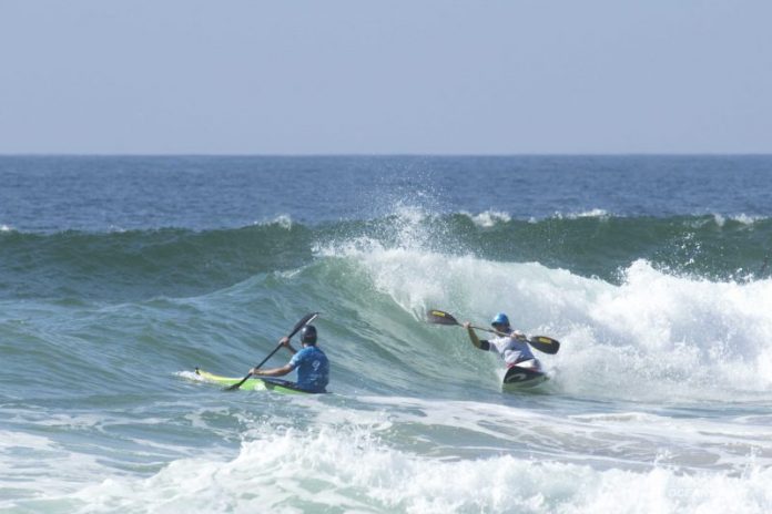 Kayaksurg e Surf adaptado no Santa Cruz Ocean Spirit