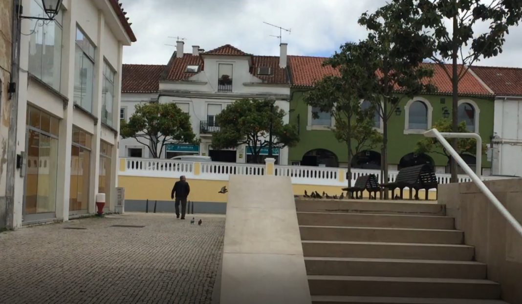 Vídeo: Opinião dos torrienses sobre corte do trânsito no centro histórico 