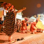 Fotogaleria: A folia espalhou-se por Santa Cruz com o Carnaval de Verão