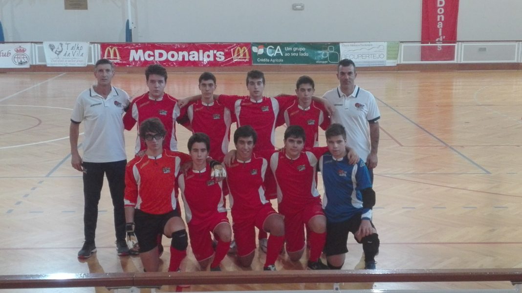 Juvenis da Casa do Benfica de Torres Vedras perdem na 2ª jornada do Campeonato Distrital Juniores B