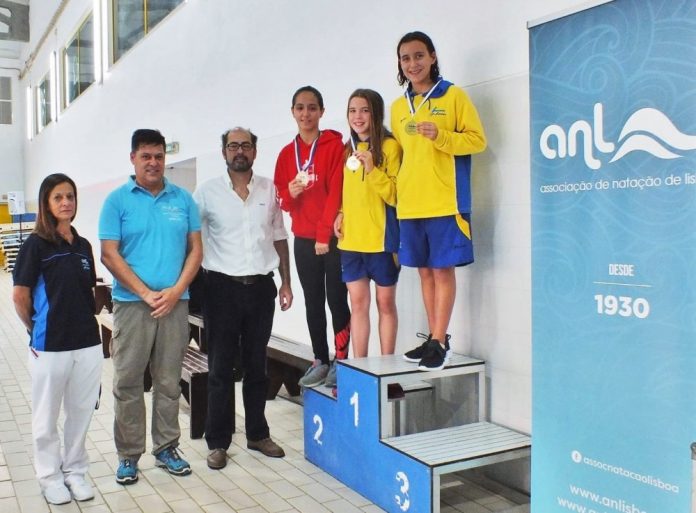 Maria Garcell conquista 2º lugar no Torneio do Nadador Completo de Infantis