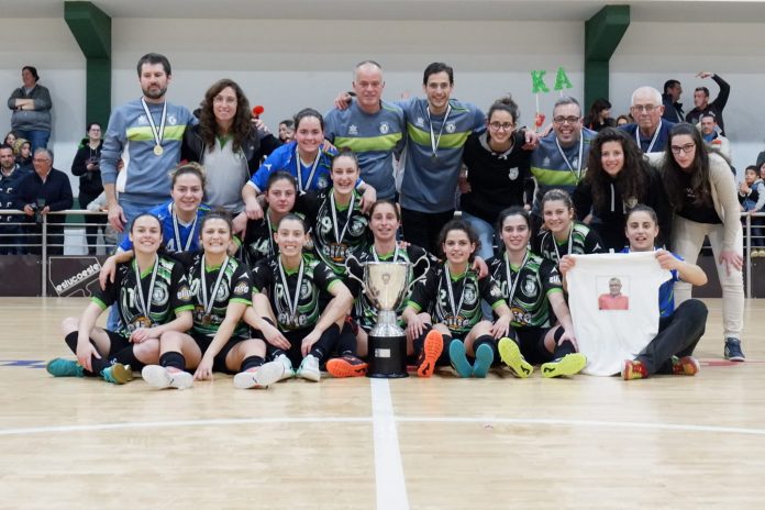 Equipa de futsal feminino dos Arneiros volta à Primeira Divisão