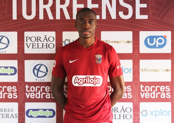 Mamadou Traoré é reforço do Torreense