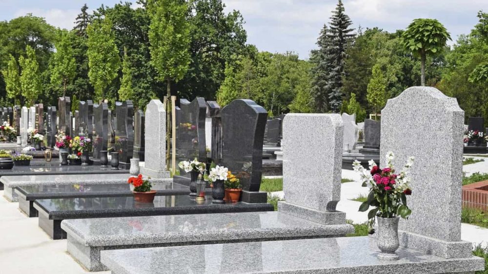 CADAVAL: Cemitério municipal aberto no fim de semana, mas com limitações